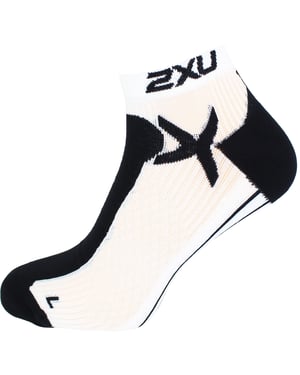 2XU Low Rise Black/White Socks
