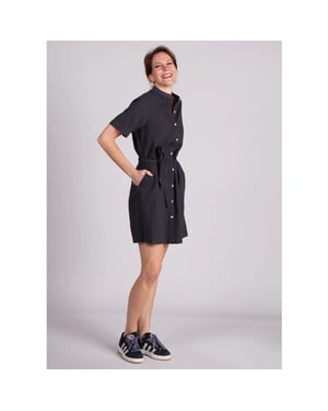 Moss Copenhagen Pennie ginia jurk midi donkergrijs strikceintuur