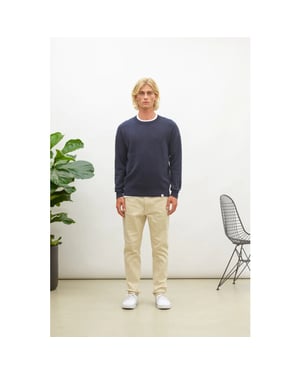 NOWADAYS Nai0202d1 670/ sky captain