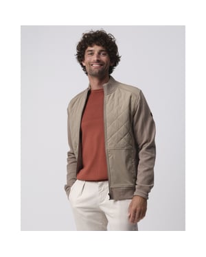 Campbell Aston vest