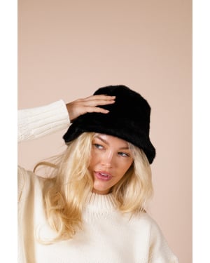 Soft Textured Bucket Hat In Black