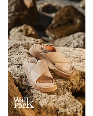 Walk in the Park D100 blauwe suède slipper