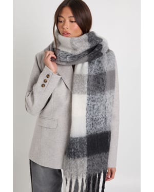 Oversized Check Tassel Fluffy Scarf