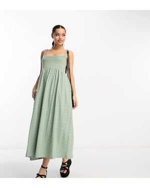 ASOS DESIGN Petite – Khakifärgad midiklänning med broderi och stickning