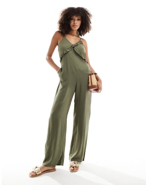 ONLY – Khakifärgad jumpsuit med vida ben och volanger