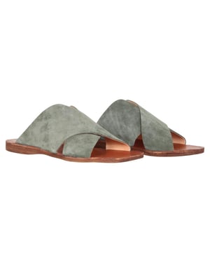 Walk in the Park D091 suède slipper van leer