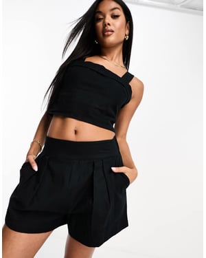 Abercrombie & Fitch – Svarta, korta linnetröjor med platta detaljer och pull-on-krage, del av set