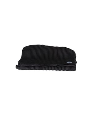Ribbad stickad scarf svart