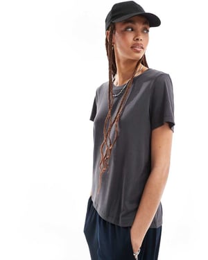 Monki – Supermjuk t-shirt i antracitgrönt