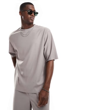 ONLY & SONS – Grå, oversized t-shirt med plissering, del av set
