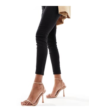 Simmi London – Damira – Beige sandaler med bred passform och remmar