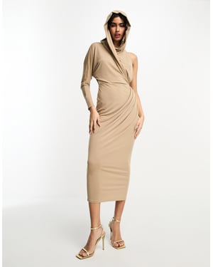 ASOS DESIGN – Mockabrun midiklänning med draperad huva och en axel
