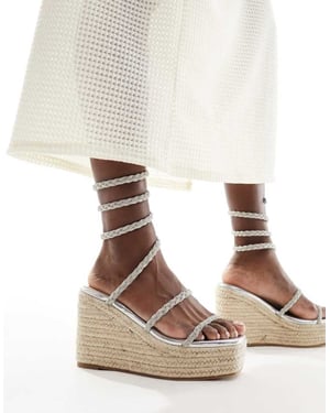 Simmi London – Simona – Silverfärgade espadriller med utsmyckning