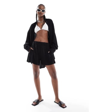 Weekday – Ava – Svarta shorts i linneblandning, del av set