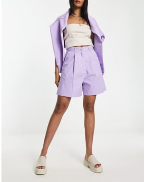 Monki – Lila figursydda shorts