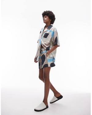 Topshop – Flerfärgade shorts med abstrakt tryck, del av set