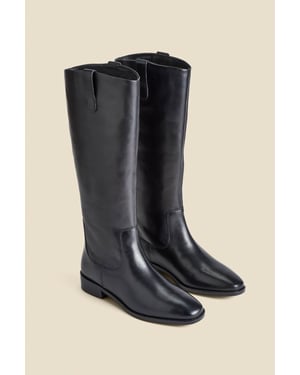 Black Square Toe Flat Leather Boots