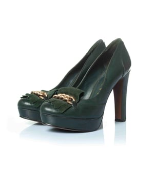 Lola Cruz plateau pumps met gouden ketting