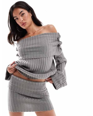 SNDYS ribbad stickad vikmidja mini kjol set i grått