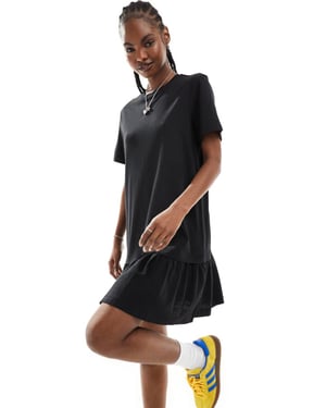Monki jersey mini klänning med låg midja i svart