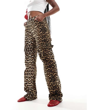 Noisy May cargoj jeans i leopardmönster