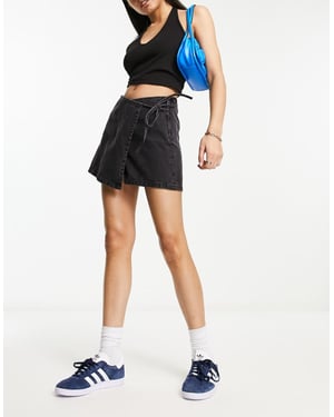 ASOS DESIGN denimkjol i tvättat svart