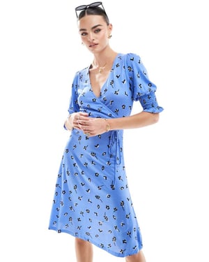 Fransk förbindelse blommönstrad jersey omslagsklänning i blått