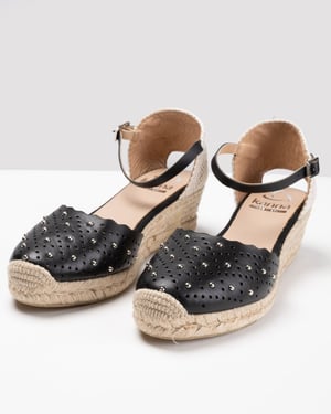 Elvira Lady Elvira Lady Sandals in Black