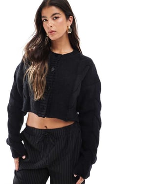 SNDYS premium kort kabelstickad kavaj i svart
