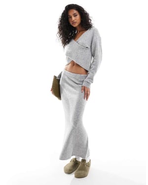 Pieces knitted maxi skirt co-ord in light grey