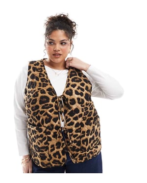 ONLY Curve quilted gilet in leopard print