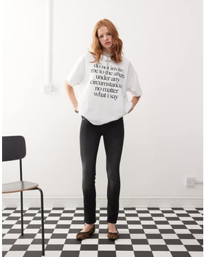 Cheap Monday Sleezie lågmidjade superstretch skinny jeans i rubin-tvättad svart