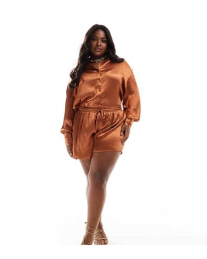 In The Style Plus satin shorts med dragsko i rostfärgad co-ord