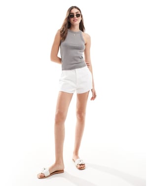 ASOS DESIGN A-linjead denimshorts i vitt