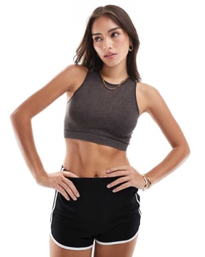 ENDAST sömlös ribbad crop top i tvättad svart
