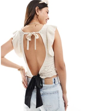 Miss Selfridge virkad volangärmad detalj öppen rygg kontrast rosett topp i krämfärgad
