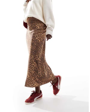 ASOS DESIGN satin sned midi i leopardmönster