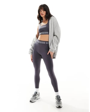 ASOS Weekend Collective sömlösa leggings med loggades midjeband i kolgrå