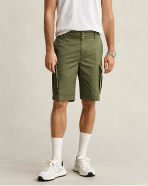 379 Regular Fit Cargo Shorts in Dark Green