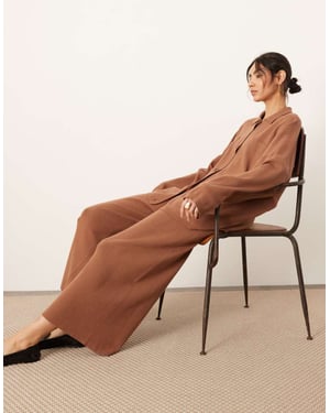 ASOS EDITION stickad vid benkofta i toffee
