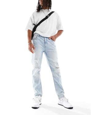 Cotton On slim fit raka jeans i tvättad blå
