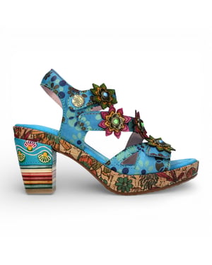 Laura Vita Marlene 12 damessandalen met sleehak, blauw met bloemenprint, van leer.