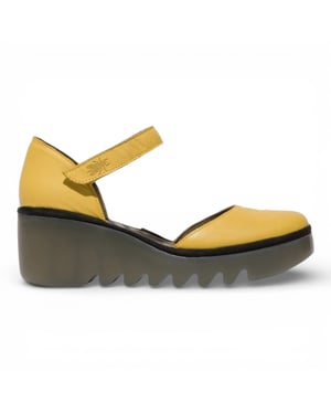 Fly London dames sandalen met sleehak, model BISO305FLY, van suède leer, geel.