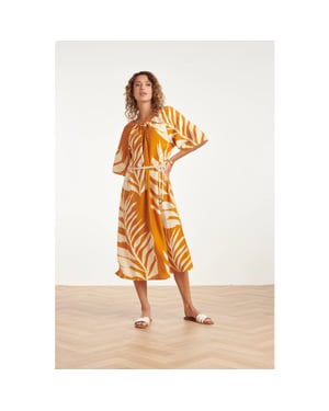 Smashed Lemon Tuniek jurk met tropische blad print in oker geel |