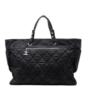 Pre-owned Xl Quilted Coated Canvas Paris Biarritz Tote