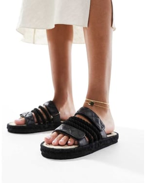 Public Desire korallfärgad flatformsandal med repremmar i svart