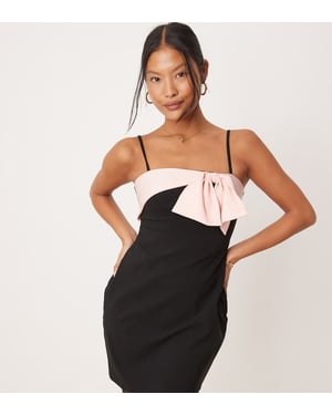 ASOS DESIGN Petite axelbandig miniklänning med rosett och detaljer i rosa