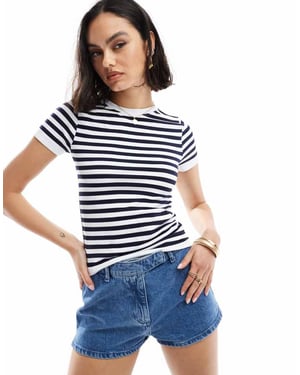 ASOS DESIGN sömlös baby t-shirt i marinefärgad rand