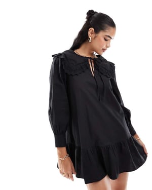 Miss Selfridge poplin broderad krage mini smockklänning i svart