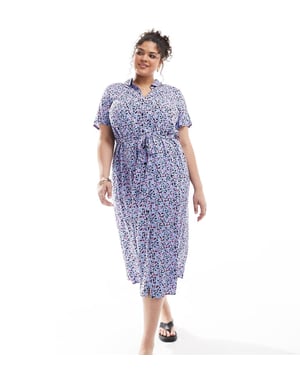 Vero Moda Curve maxikjol med knappar i blått blommönster